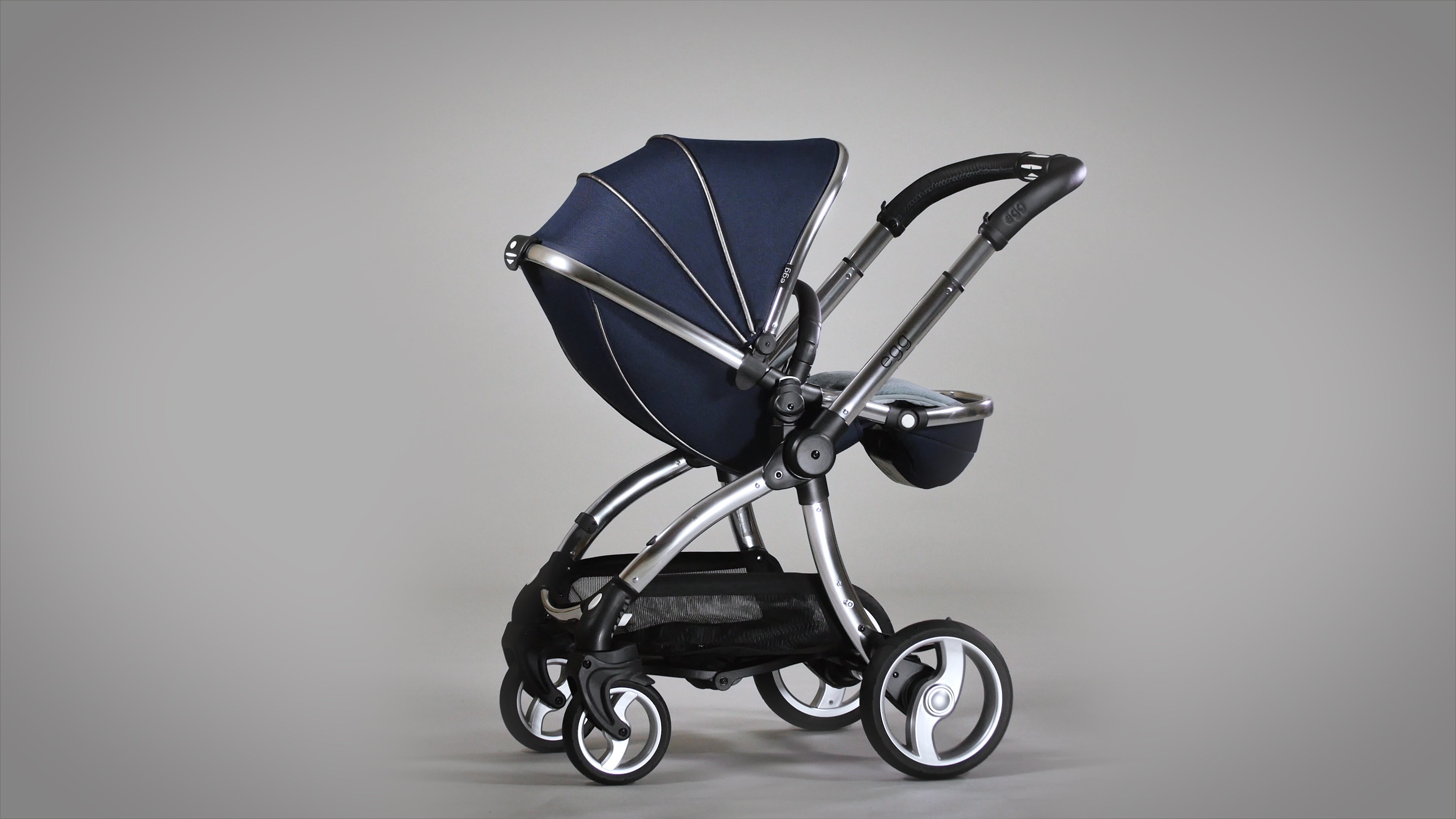 Egg platinum outlet pram