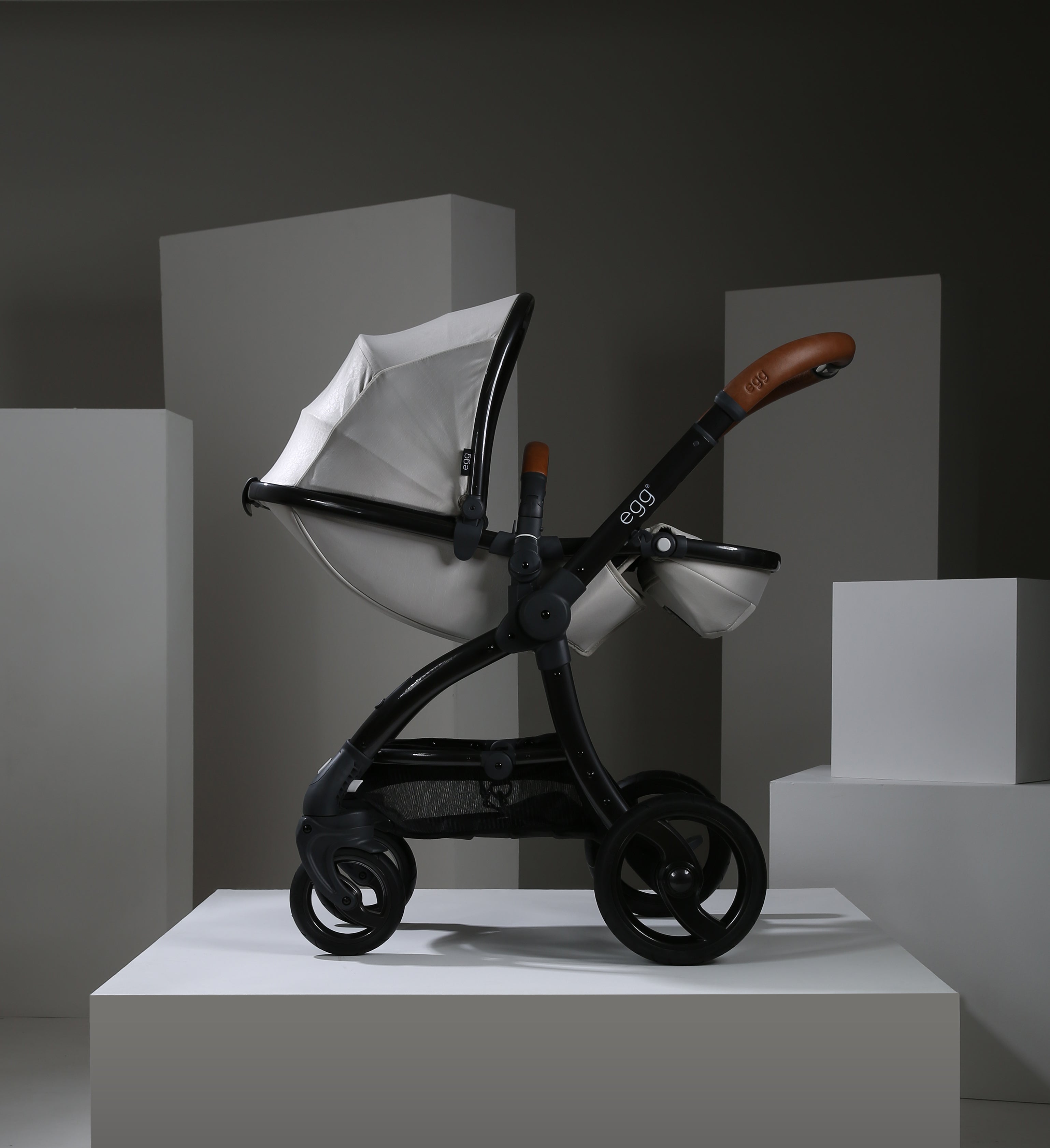 Egg stroller hotsell jurassic black